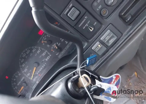 1997 Chevrolet K1500 Fleetside z USA, uszkodzony, nr VIN 2GCEK19R3V1148422